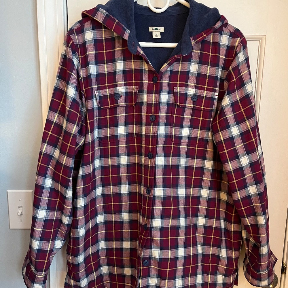LL Bean Maroon plaid soft fleece lined shirt / jacket, EUC